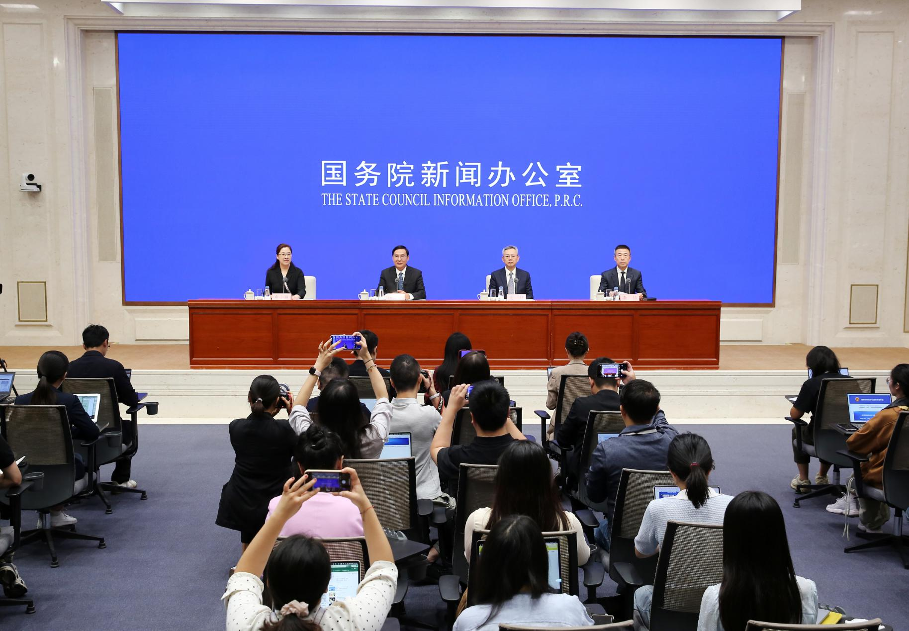 张玉卓、、、国资、、、央企、、、国资委、、、书记、、、主任、、、国企、、、企业刷新